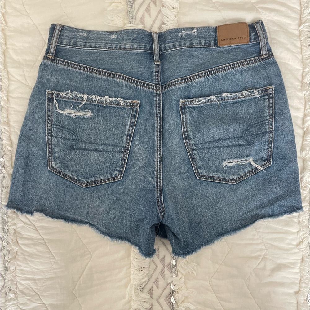 American Eagle 90s Boyfriend Denim Shorts - Picture 2 of 4
